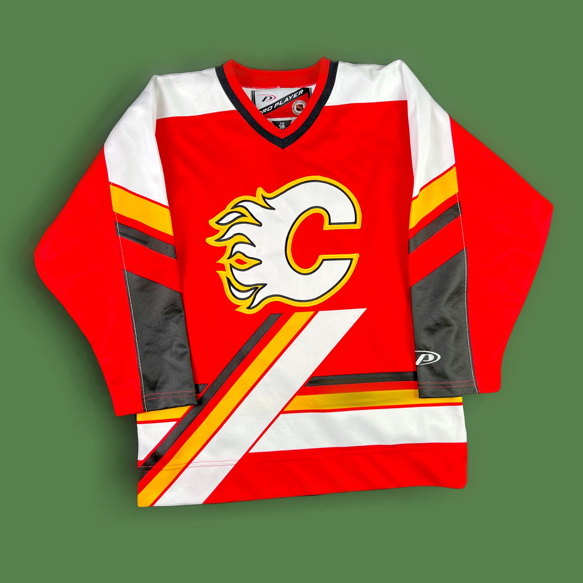 Calgary Flames 90's Away Pedestal Pro Player Jersey - S | good going